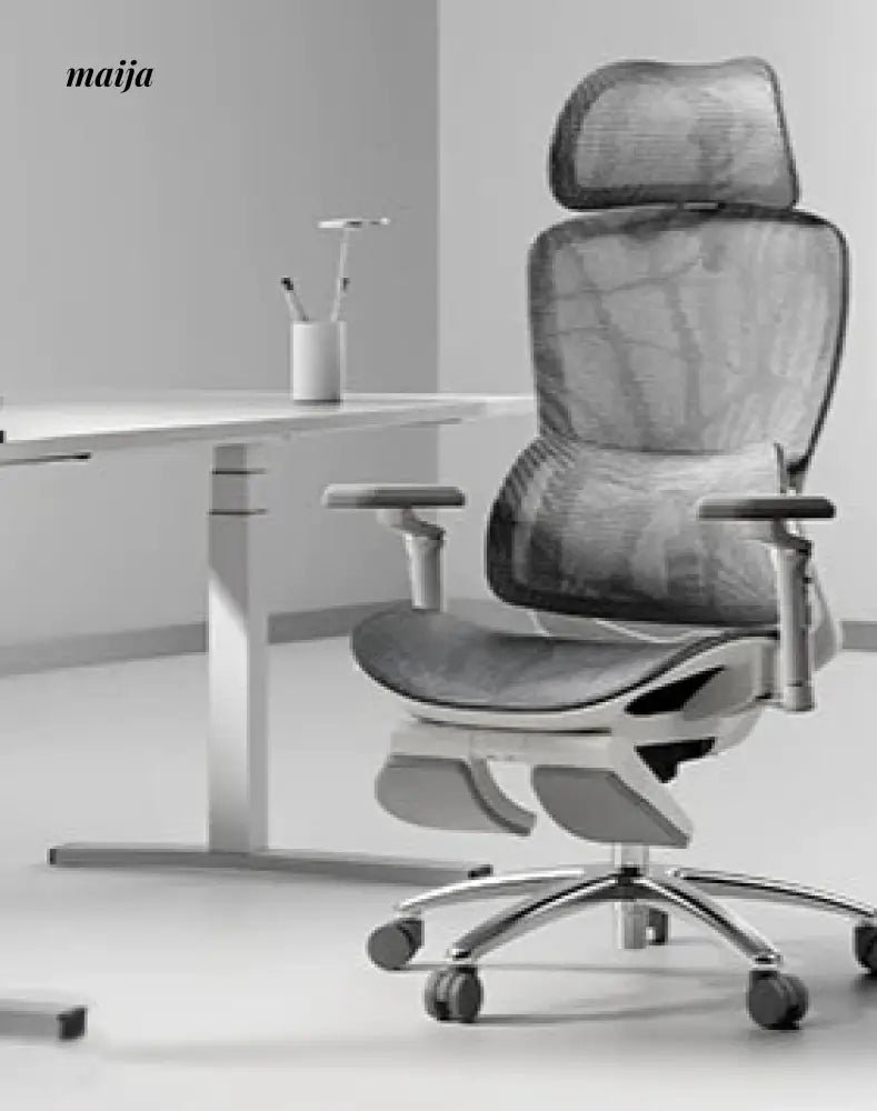 Black and White P53 Computer Chair